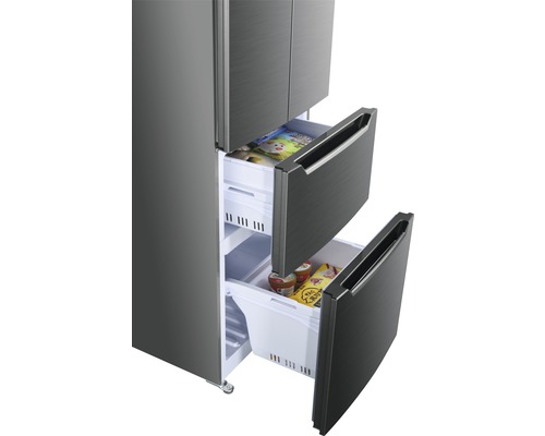 Kühlschrank mit offenen Schubladen zur Aufbewahrung von Lebensmitteln