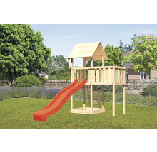 Spielturm aus Holz mit Rutsche im Garten