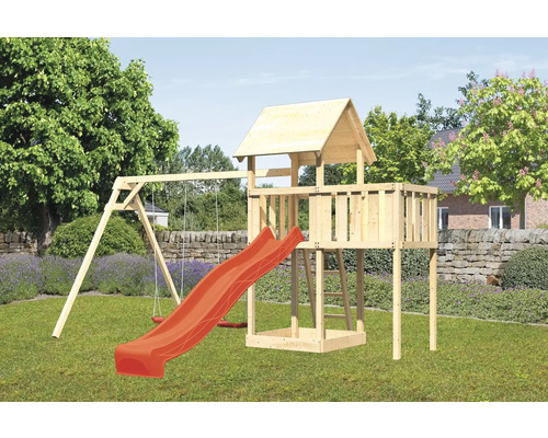Aire de jeux avec toboggan et balançoire en bois dans le jardin