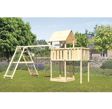 Aire de jeux avec balançoire, échelle d''escalade et tour de jeux en bois dans le jardin.