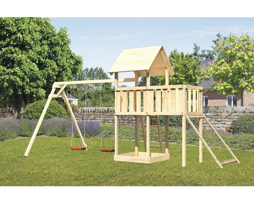 Tour de jeux en bois avec balançoire, toboggan et échelle d''escalade dans le jardin