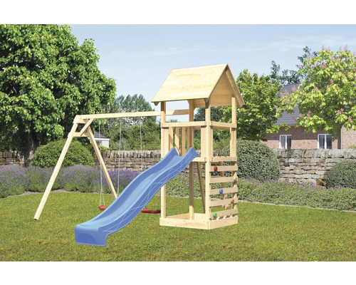 Tour de jeux en bois avec balançoire et toboggan dans le jardin