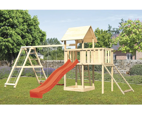 Aire de jeux avec balançoire, toboggan et tour d''escalade dans le jardin