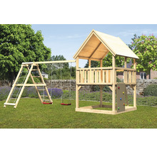 Holzspielturm mit Schaukel, Kletterwand und Sandkasten im Garten