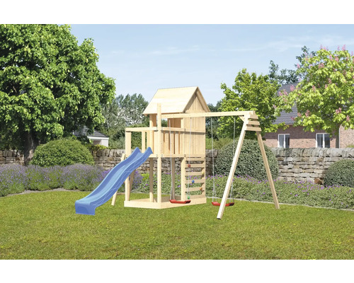 Aire de jeux avec balançoire et toboggan dans le jardin