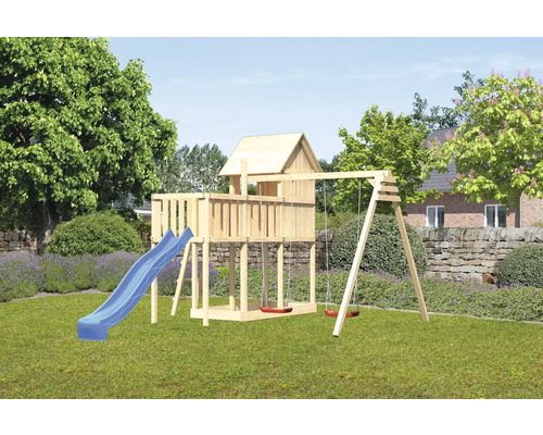 Aire de jeux avec balançoire et toboggan dans le jardin