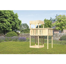 Tour de jeu en bois dans le jardin