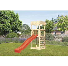 Holzspielturm mit Rutsche und Kletterwand im Garten