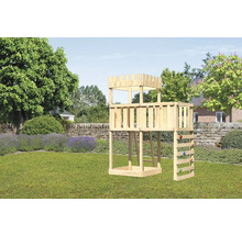 Spielturm aus Holz mit Kletterwand im Garten