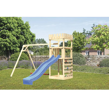 Spielturm mit Schaukel und Rutsche im Garten