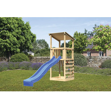 Spieltürm mit Rutsche und Kletterwand im Garten