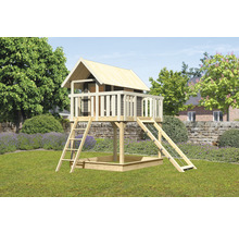 Maison de jeu en bois avec bac à sable, échelle et rampe d''escalade dans le jardin
