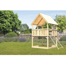 Spielhaus aus Holz mit Leiter im Garten