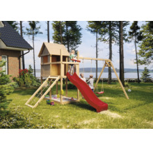Aire de jeux avec cabane, toboggan et balançoire pour enfants dans le jardin.