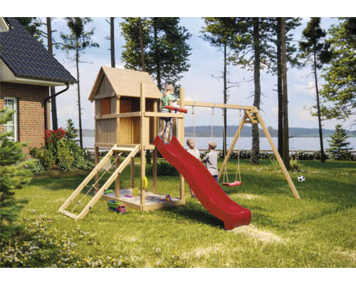 Aire de jeux avec cabane, toboggan et balançoire pour enfants dans le jardin.