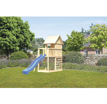 Tour de jeu en bois avec toboggan dans le jardin