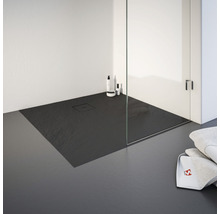 Ebenerdige Dusche mit Duschrinne und Glasabtrennung