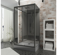 Cabine de douche avec set de douche et étagère à serviettes dans une salle de bain