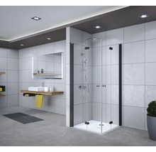 Modernes Badezimmer mit einer Duschkabine mit schwarzem Rahmen