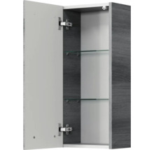Geöffneter Spiegelschrank mit Glasablagen