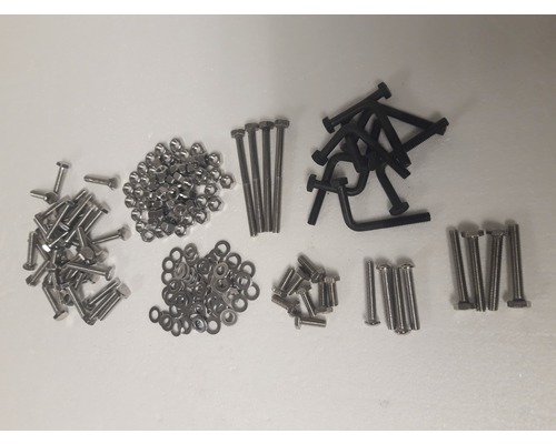 Assortiment de vis, écrous et rondelles