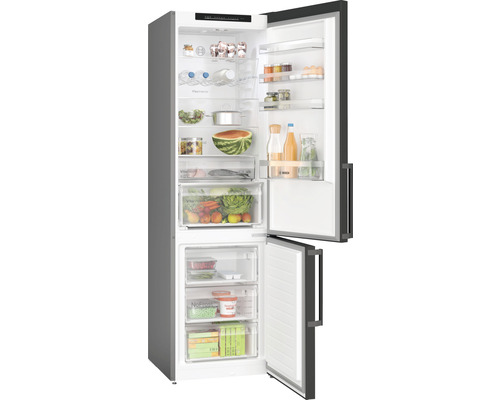 Geöffneter Kühlschrank mit Lebensmitteln