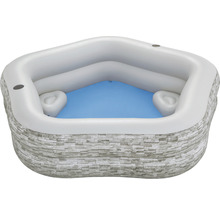 Aufblasbarer Whirlpool mit Steinmuster-Optik
