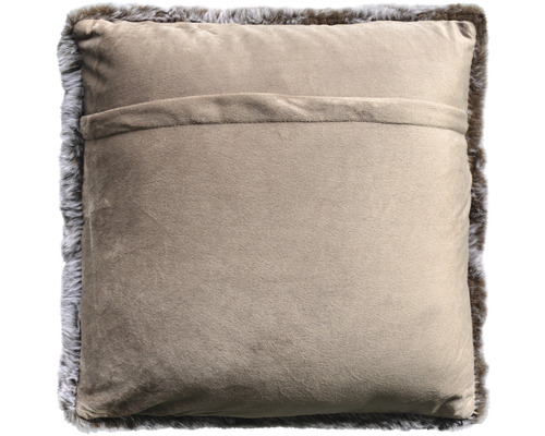 Dekokissen mit Fellrand