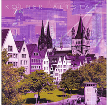 Vieille ville de Cologne avec maisons, cathédrale et architecture moderne en arrière-plan
