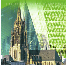 Cathédrale impériale Saint-Barthélemy devant une architecture moderne