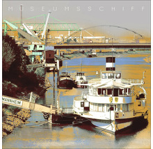 Bateau musée avec pont et grue en arrière-plan