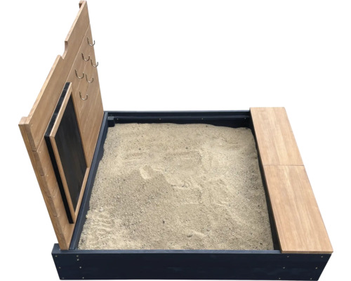 Sandkasten mit Tafel, Haken und Sitzfläche für Kinder