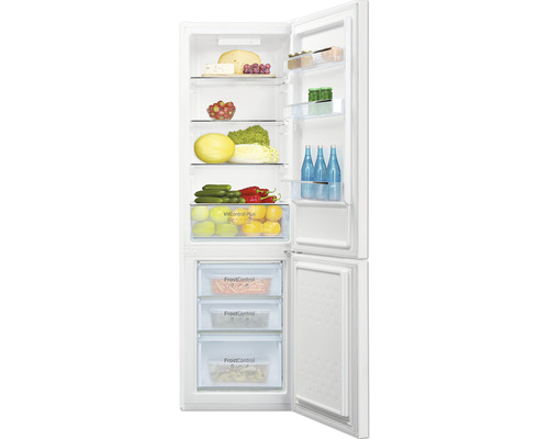 Réfrigérateur ouvert avec des aliments