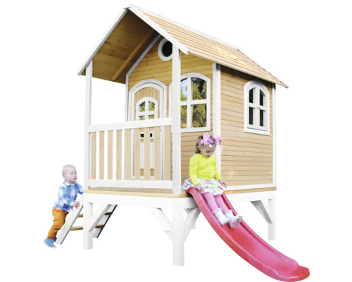 Maisonnette en bois avec toboggan et deux enfants