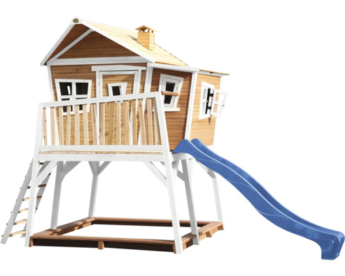 Maisonnette en bois avec toboggan et bac à sable