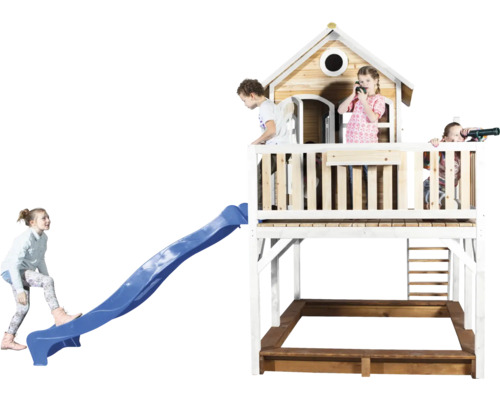 Kinderspielhaus mit Rutsche, Sandkasten und Aussichtsturm mit Kindern