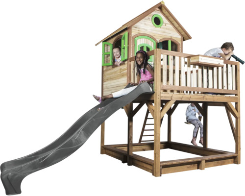 Spielhaus mit Rutsche, Leiter, Sandkasten und Kindern