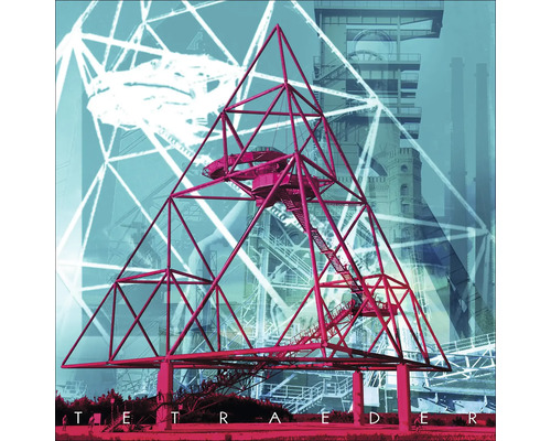 Construction tétraédrique avec escalier et plateforme panoramique
