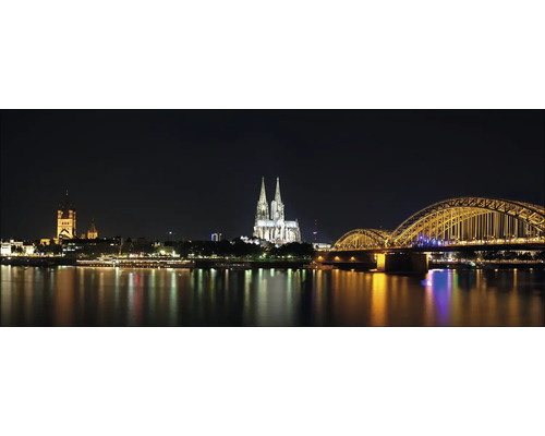 Vue nocturne de Cologne avec la cathédrale de Cologne et un pont sur le Rhin