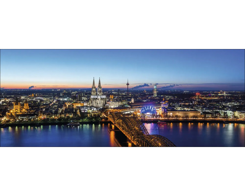 Panorama de la skyline nocturne de Cologne avec la cathédrale et le pont sur le Rhin