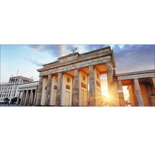 Porte de Brandebourg à Berlin avec colonnes et sculpture