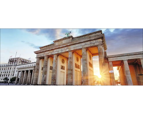 Porte de Brandebourg à Berlin avec colonnes et sculpture