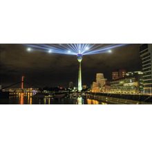 Tour du Rhin de Düsseldorf de nuit avec lumières et architecture environnante