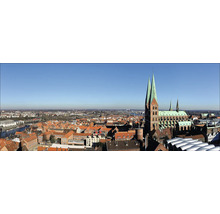 Panorama der Stadt Lübeck mit Backsteingotik-Architektur und der Marienkirche