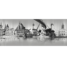 Vue panoramique de la ville de Wuppertal avec son téléphérique et ses réflexions dans l''eau