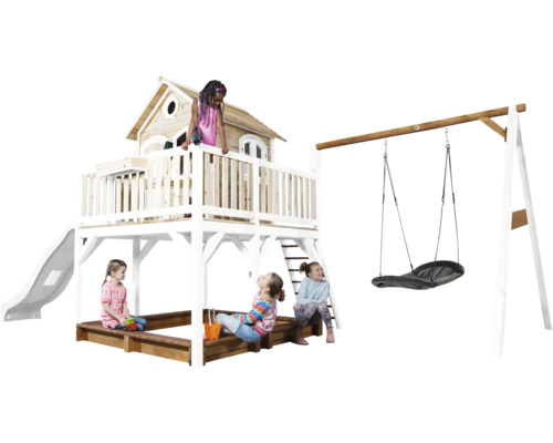 Spielanlage mit Schaukel, Rutsche, Sandkasten und Spielhaus für Kinder im Garten