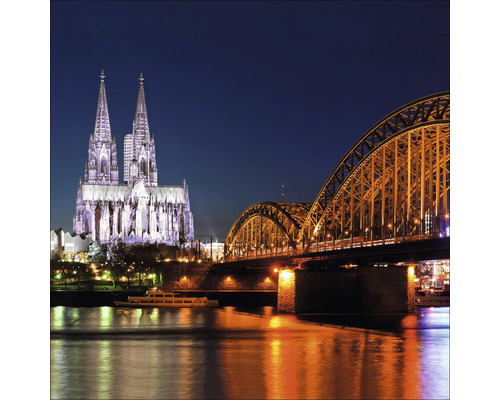 Vue sur la cathédrale de Cologne et le pont Hohenzollern la nuit
