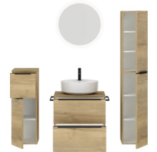 Badezimmerensemble mit Waschtisch, Aufsatzwaschbecken, Spiegelschrank und Hochschrank für eine helle und organisierte Atmosphäre.