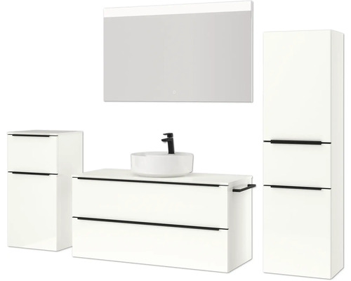 Ensemble de salle de bains avec lavabo, miroir, robinet et armoires dans un design lumineux et moderne