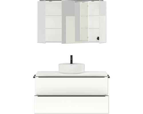 Badezimmerensemble mit Waschtisch, Waschbecken und Spiegelschrank
